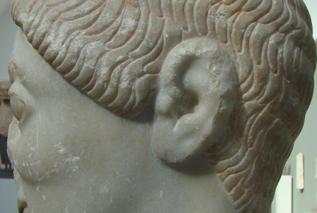 Kouros statue - Cauliflower ears