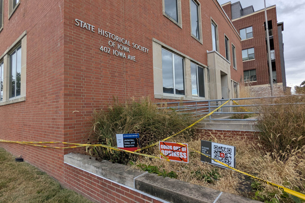 Judge overturns Reynolds administration order closing the State Historical Society’s Iowa City research center and archives