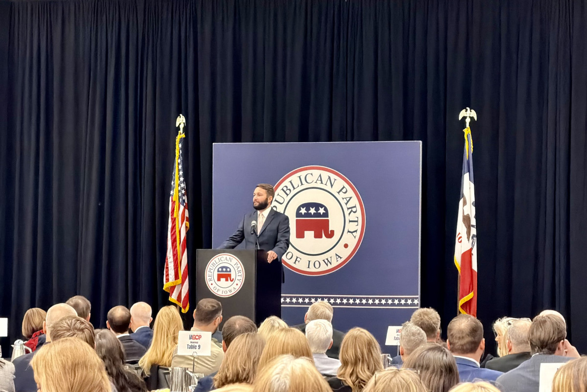 Iowa GOP leaders stress unity, throw digs at Rob Sand as 2026 legislative session opens