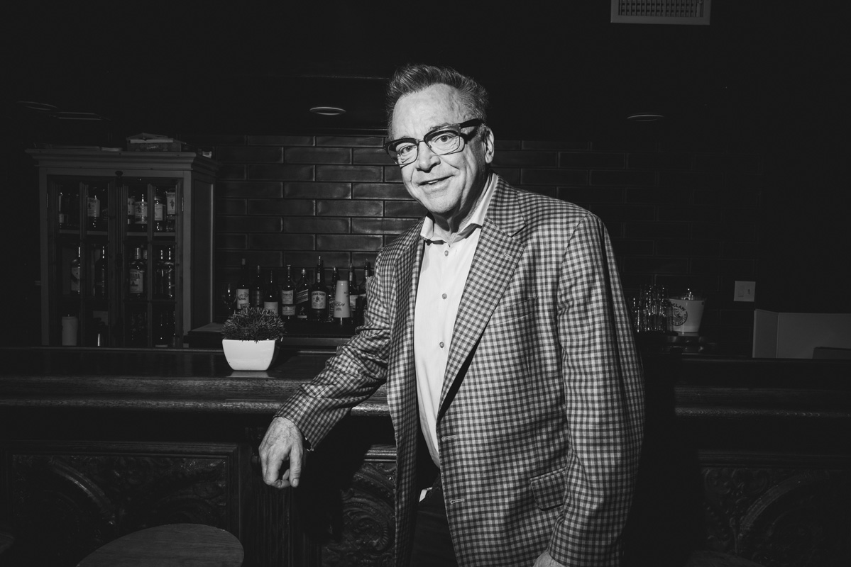 Tom Arnold on Trump tapes, his favorite Iowa stuff and the time he challenged his father to a fight