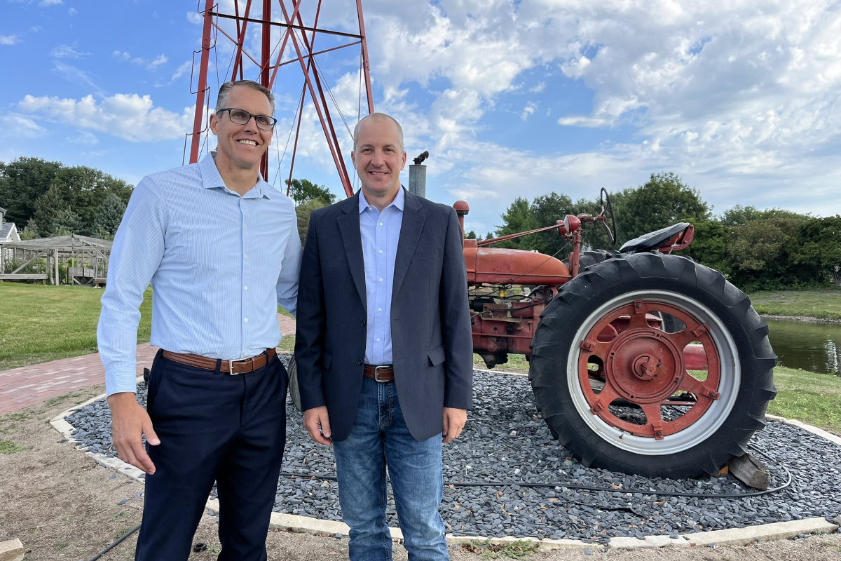 Iowa Ag Sec. Mike Naig endorses Randy Feenstra for governor